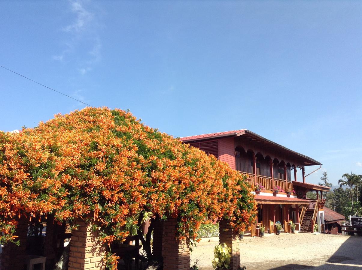 Mitkhoonyoum Hotel Ban Khun Yuam Esterno foto