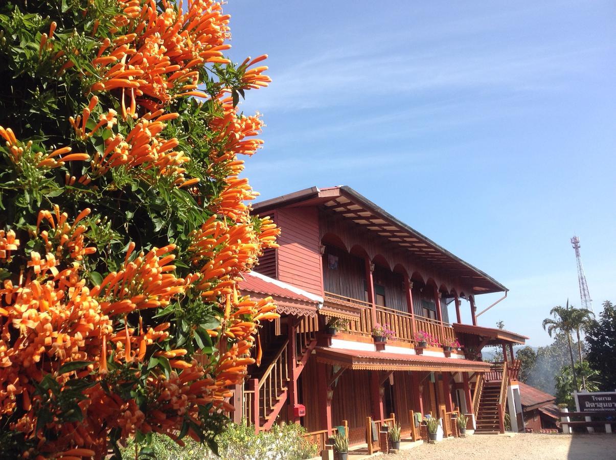 Mitkhoonyoum Hotel Ban Khun Yuam Esterno foto